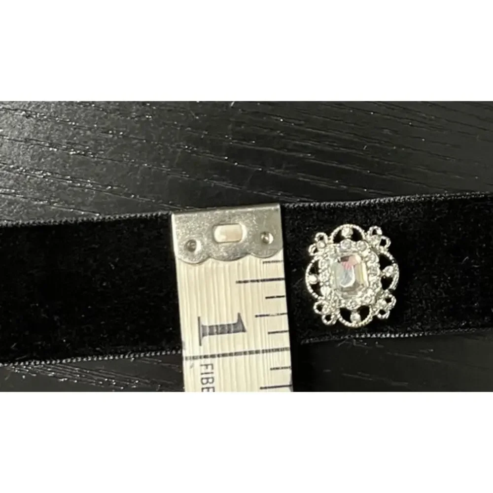 Handmade Victorian Style Velvet Choker Necklace with Faux Diamond Centerpiece